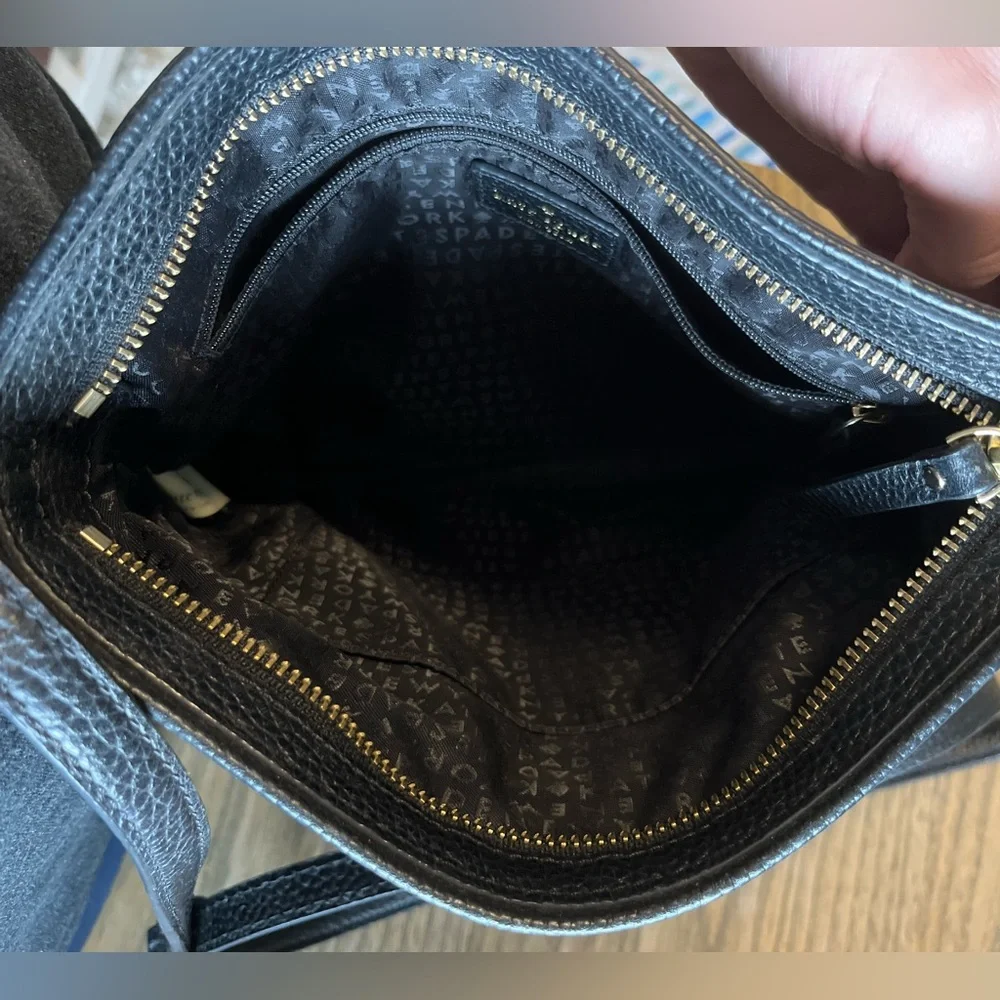 Kate Spade Chester Street Cross body purse. Black leather. Great condition - Picture 2 of 4